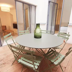  Apartment Charles V