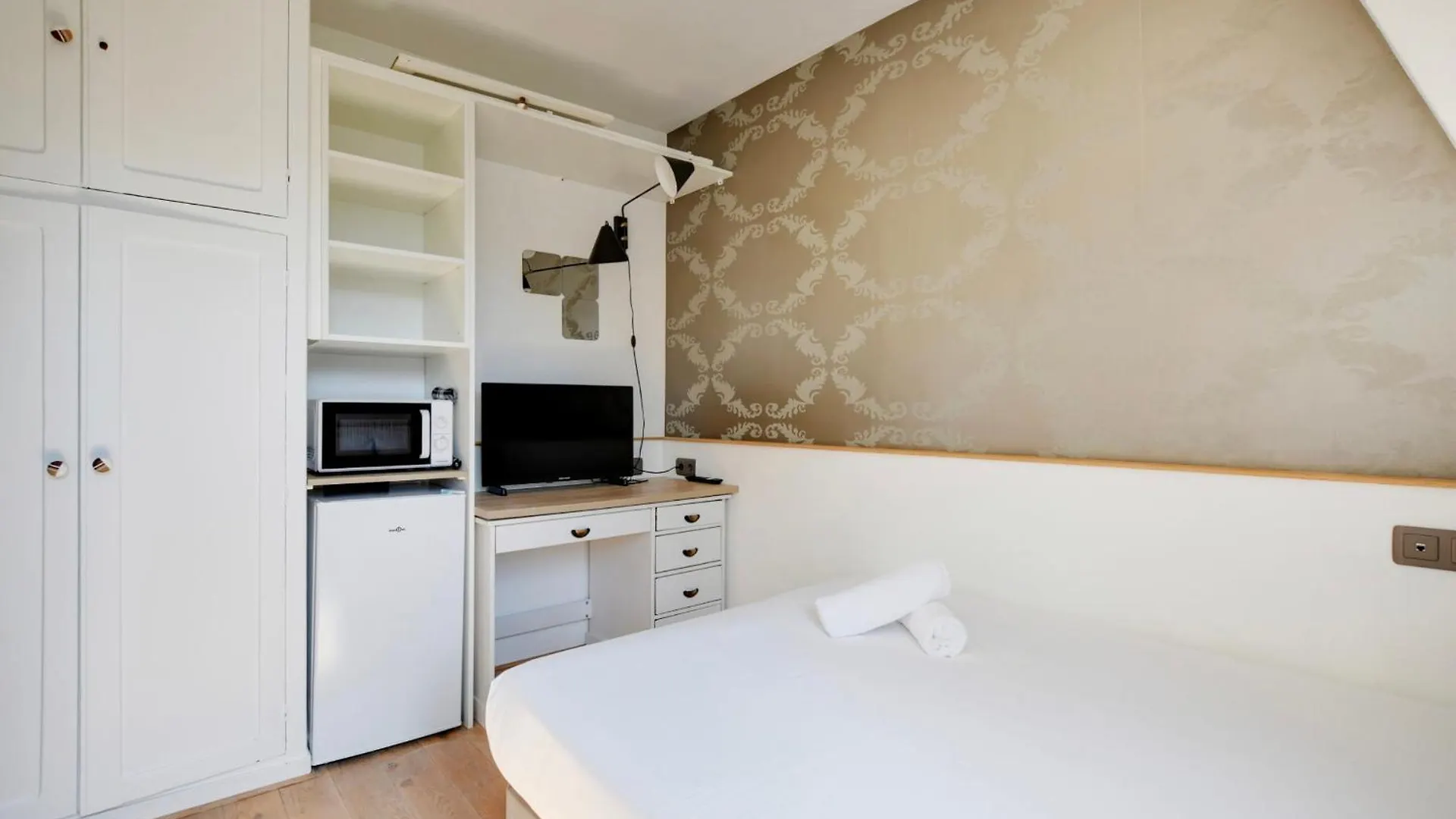 Marais - Rosiers Charming Apartment 2 Peoples Paris
